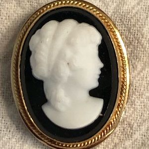 Vintage Black White Cameo Gold Pin Brooch Signed